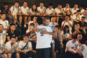  AC米兰传奇退役仪式感动全场  